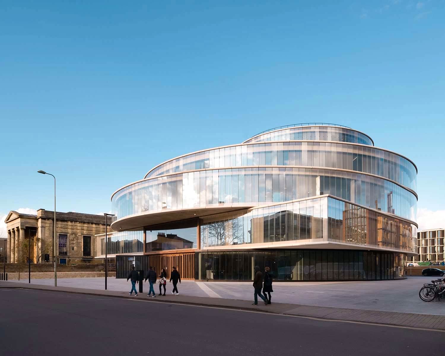 Blavatnik School of Government spiral atrium with Winderen plank oak flooring